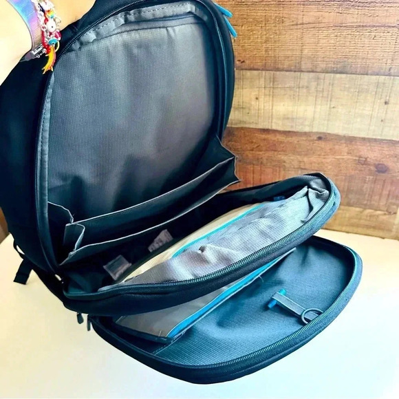 NWOT Mobile Edge Alienware Vindicator 2.0 Backpack for 15.6" Laptops - Picture 6 of 14